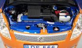 Div. dele lakeret i bilens bl� farve...