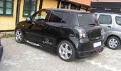 her er den lige blevet s�nket 40/40, front og tagspoiler er stadig hod maleren.